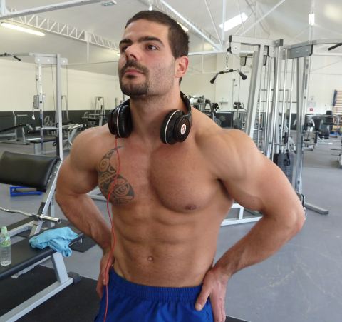 Gil Pinheiro - En préparation pour les Championnats du Monde de Force Athlétique 2012 sans matériel